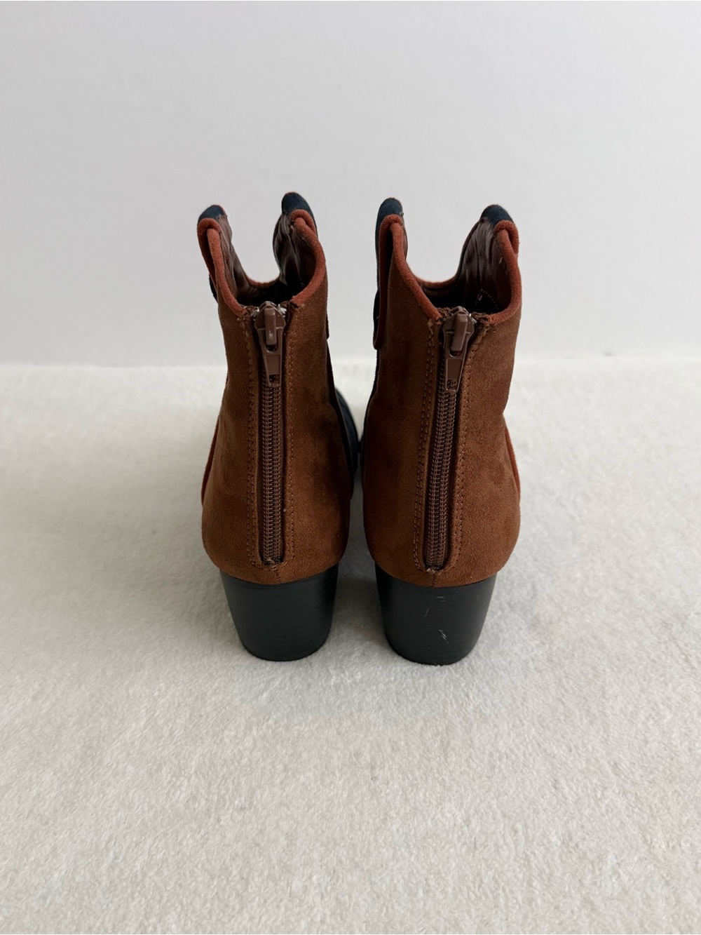 Anthropologie Vanessa Wu Two-Tone Suede Pointed Toe Ankle Boots Size 39 - Picture 4 of 8
